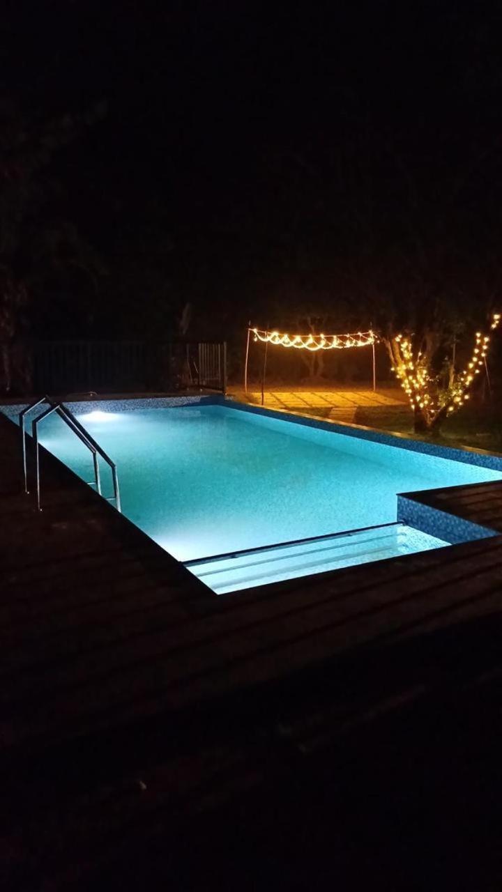 ビサーリー Casa Creekアパートホテル エクステリア 写真